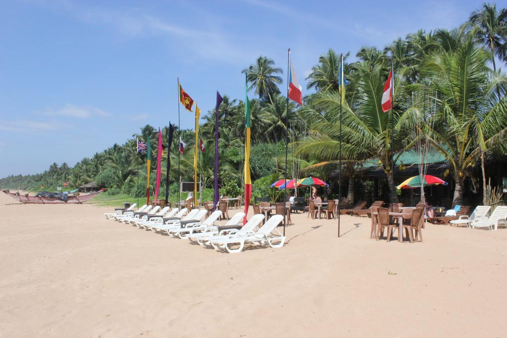 Warahena Beach Hotel Bentota Buitenkant foto